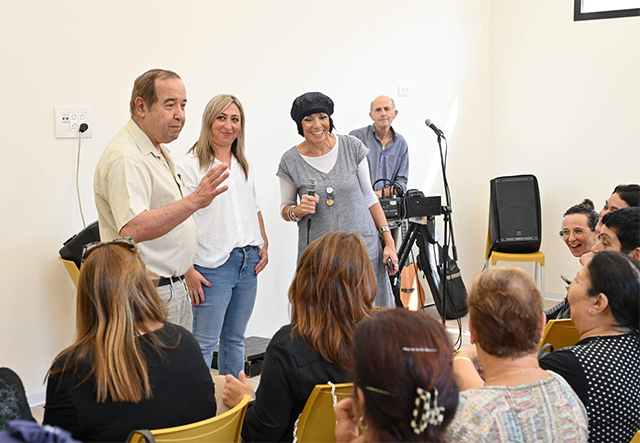 פתיחת מועדון ותיקים נאות גנים